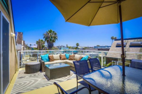 B5383 Nautical Beach House 2